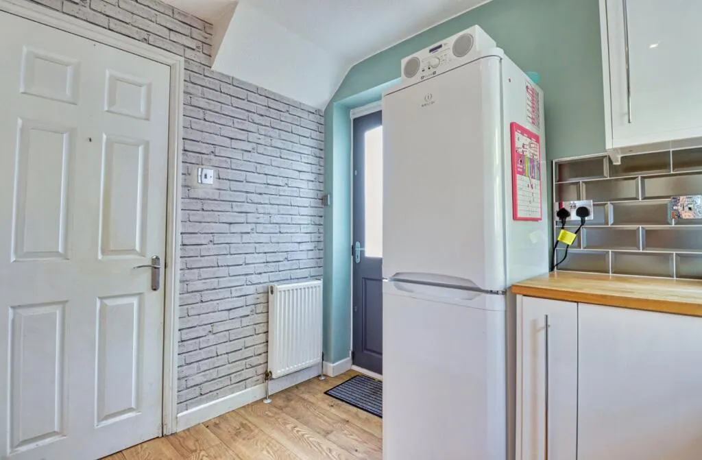 3 bed End of Terrace