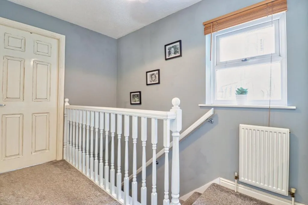 3 bed End of Terrace
