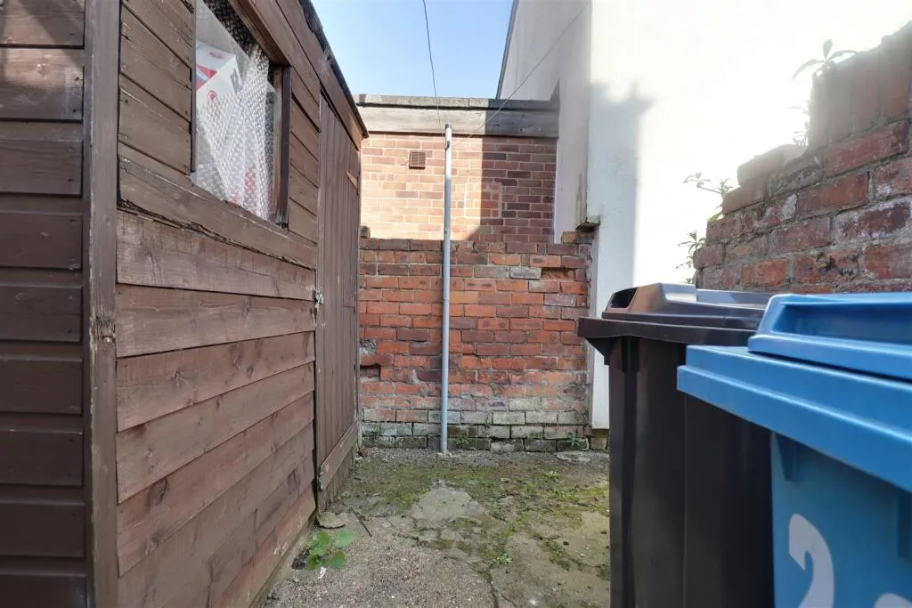 2 bed Terraced