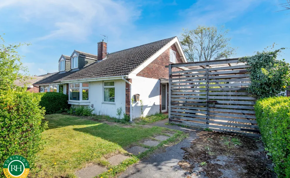 2 bed Semi-Detached Bungalow