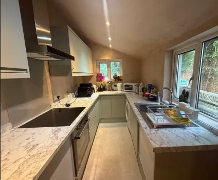 3 bed End of Terrace