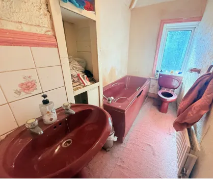 3 bed End of Terrace
