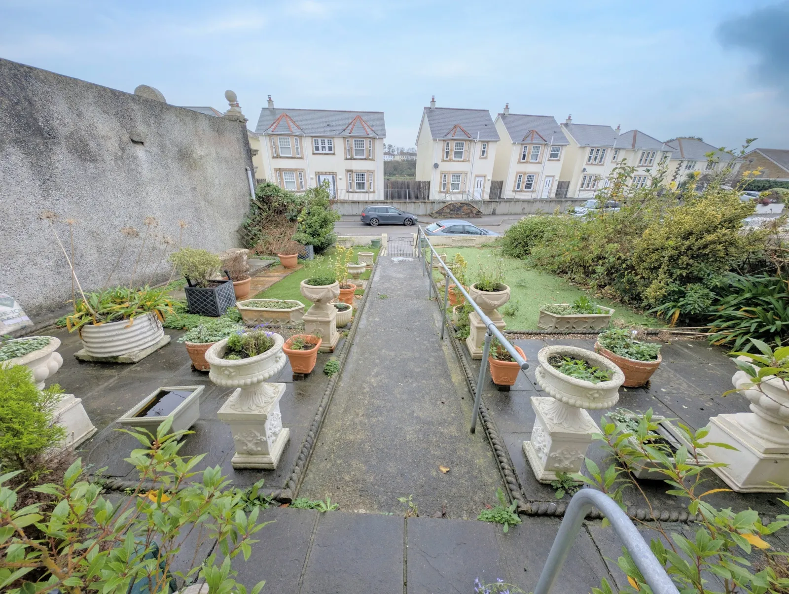 4 bed Terraced