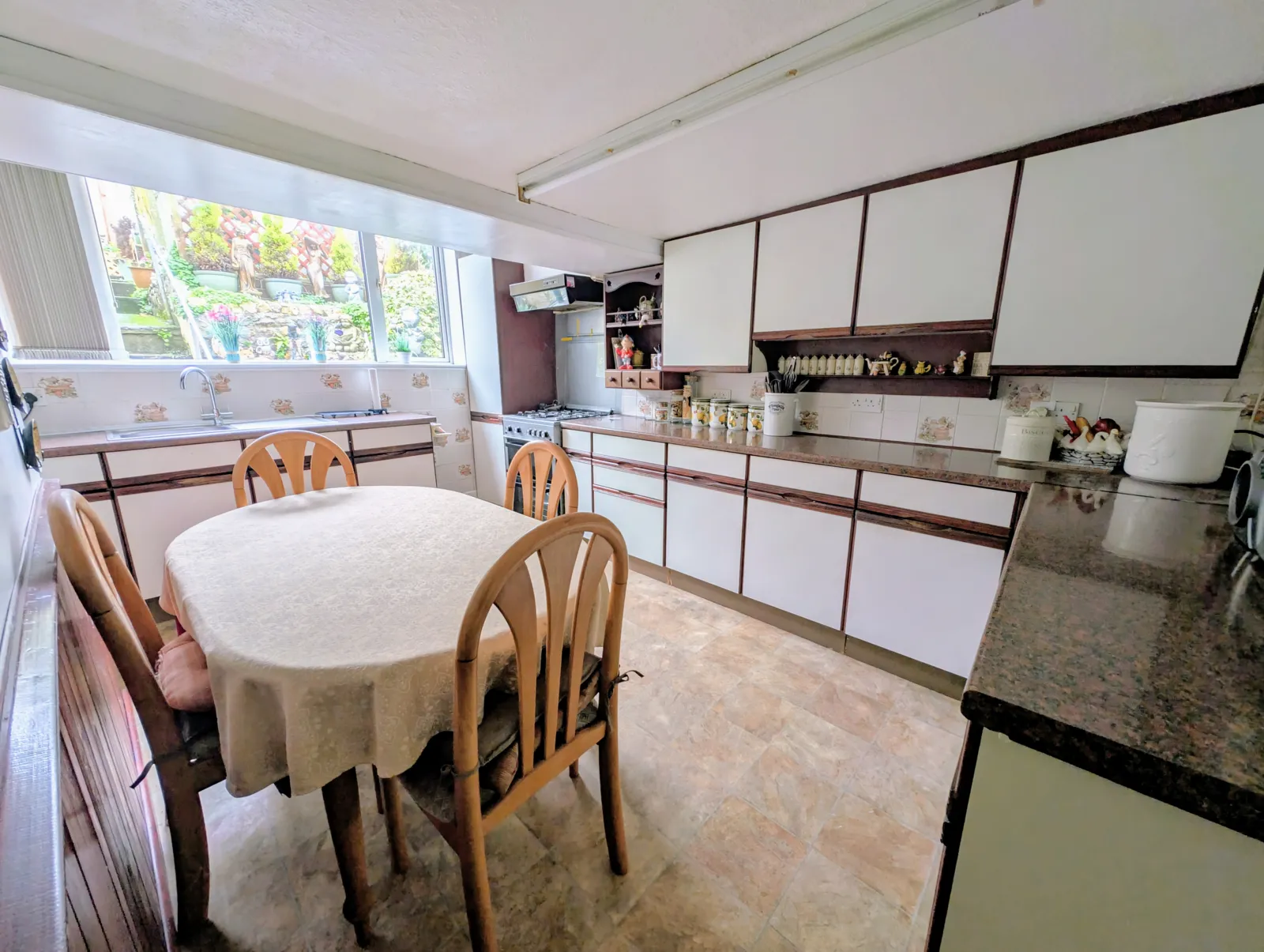 4 bed Terraced