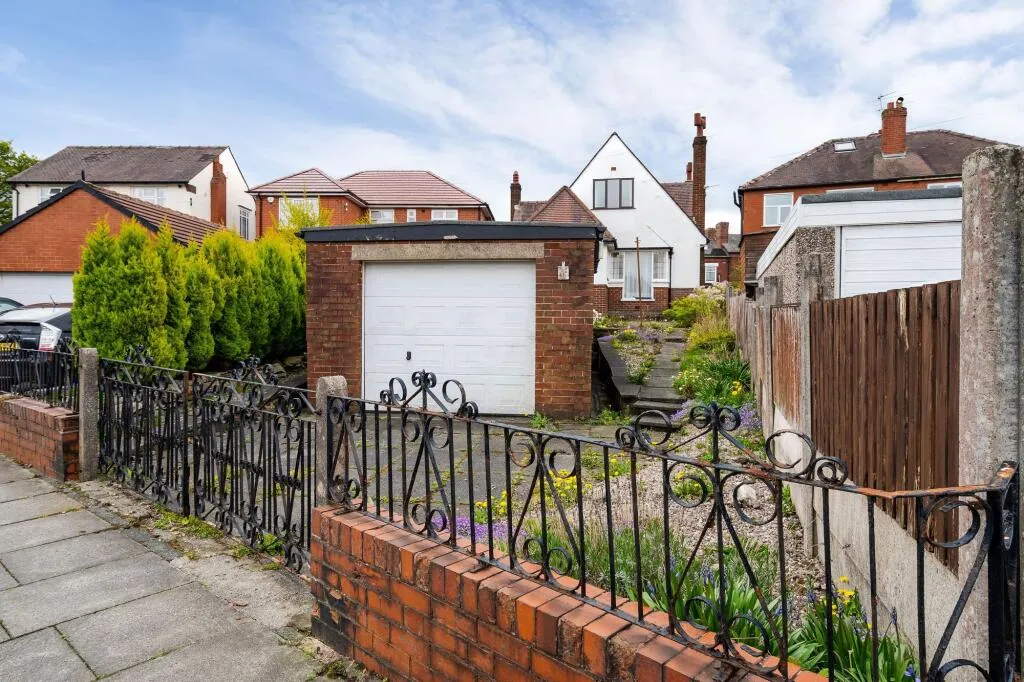 2 bed Detached