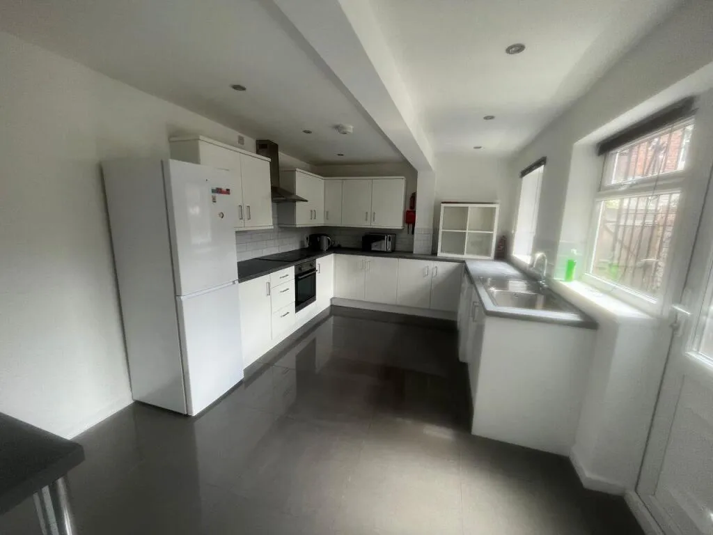 4 bed Terraced