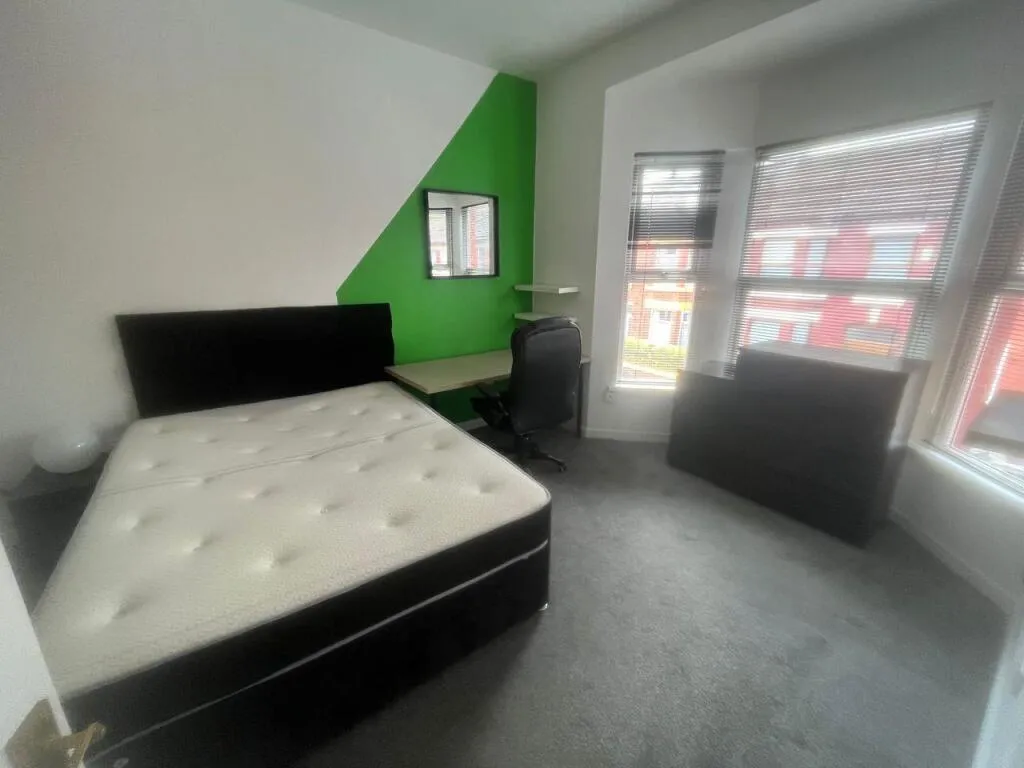 4 bed Terraced