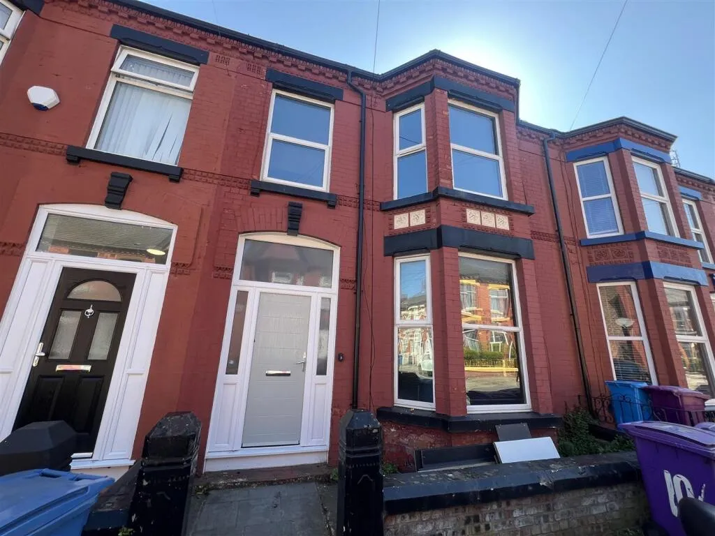 4 bed Terraced