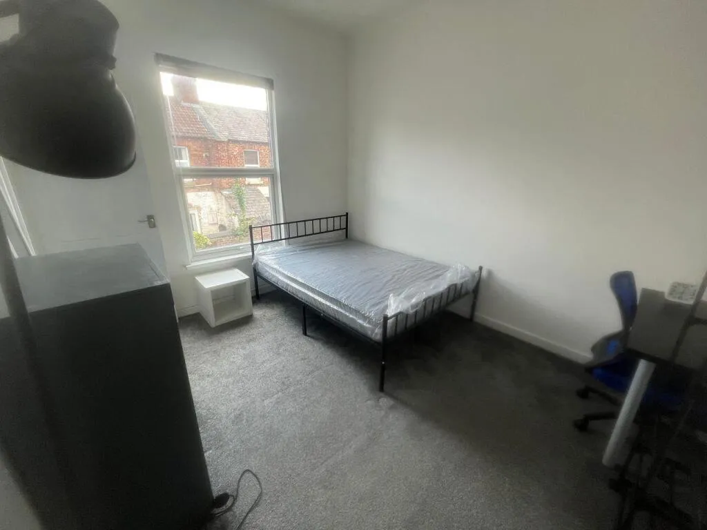 4 bed Terraced