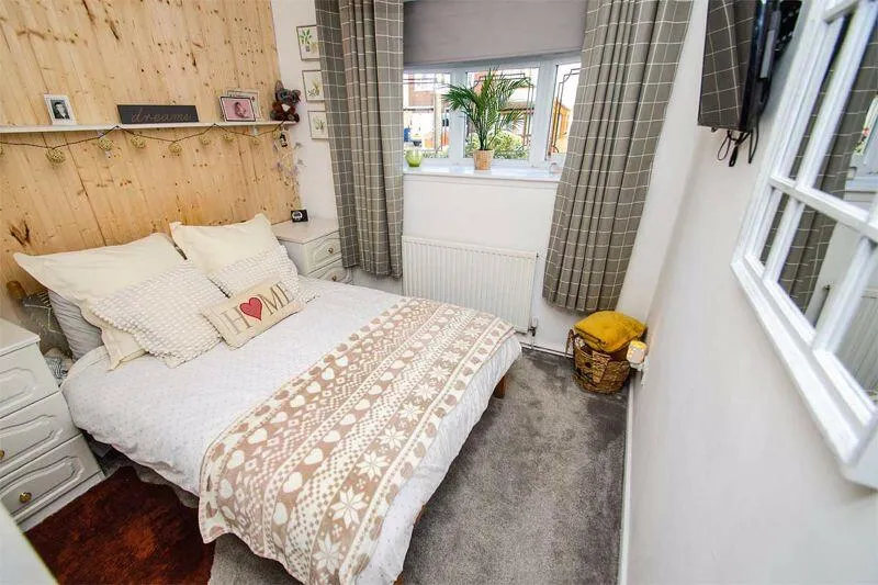 3 bed Semi-Detached Bungalow