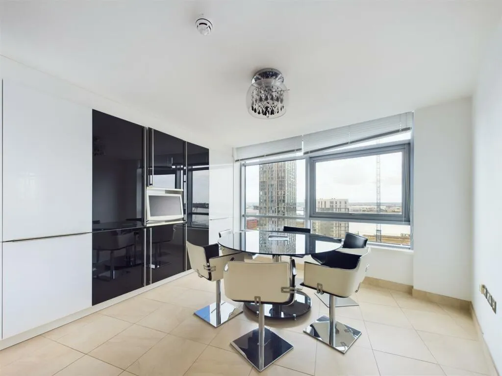 3 bed Apartment