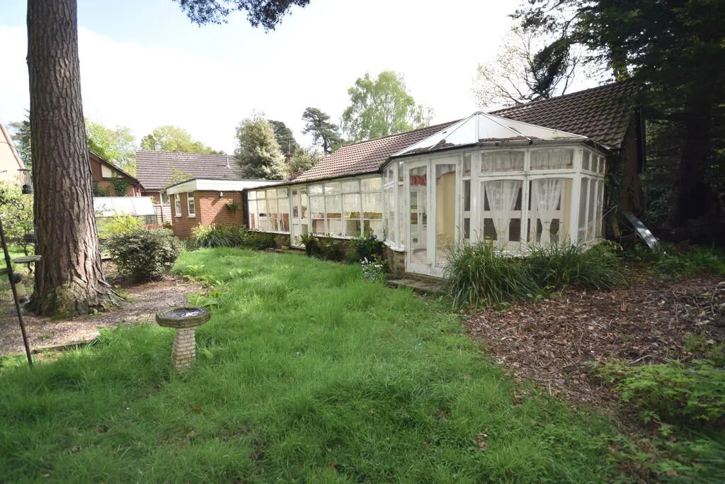 2 bed Detached Bungalow