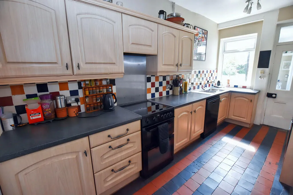 4 bed Semi-Detached