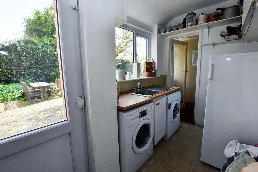 4 bed Semi-Detached