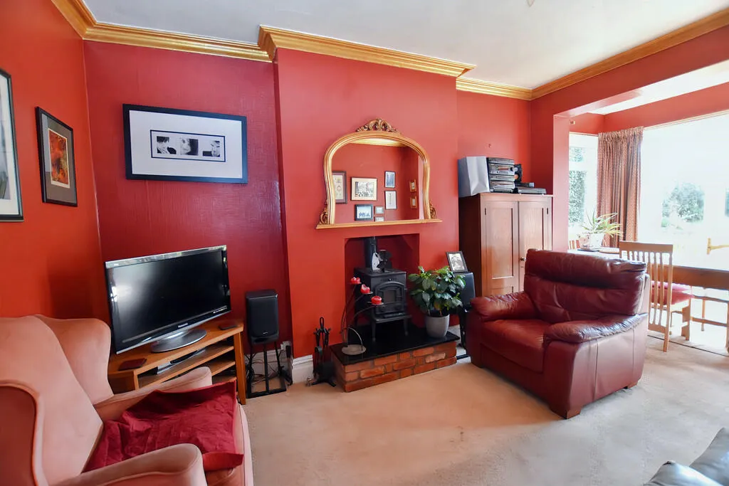 4 bed Semi-Detached