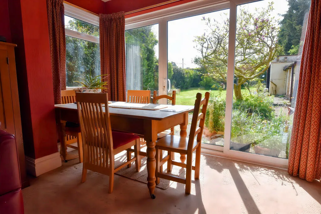4 bed Semi-Detached