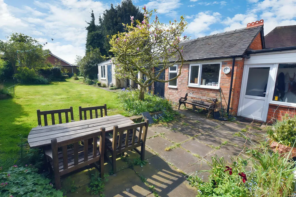 4 bed Semi-Detached
