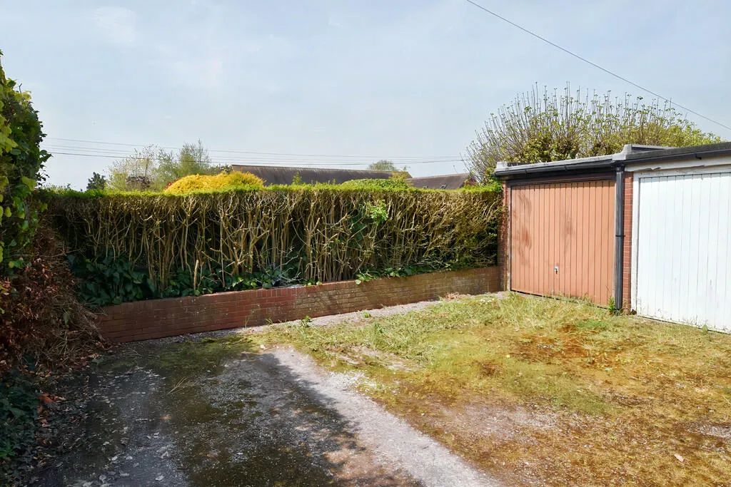 4 bed Semi-Detached