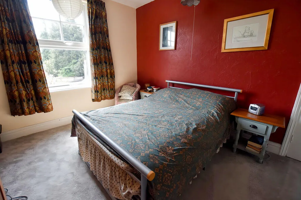 4 bed Semi-Detached