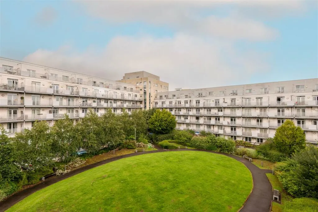 2 bed Apartment