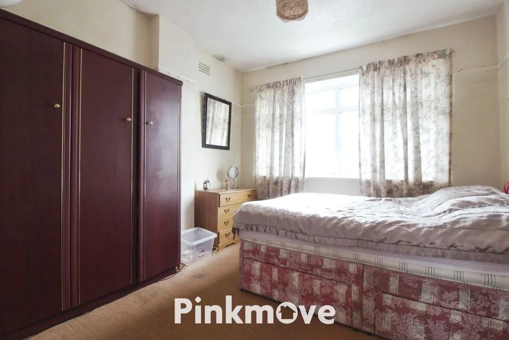 4 bed Detached