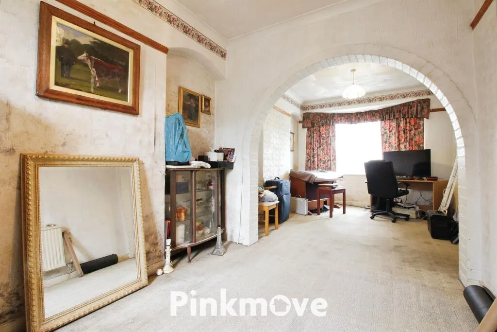4 bed Detached