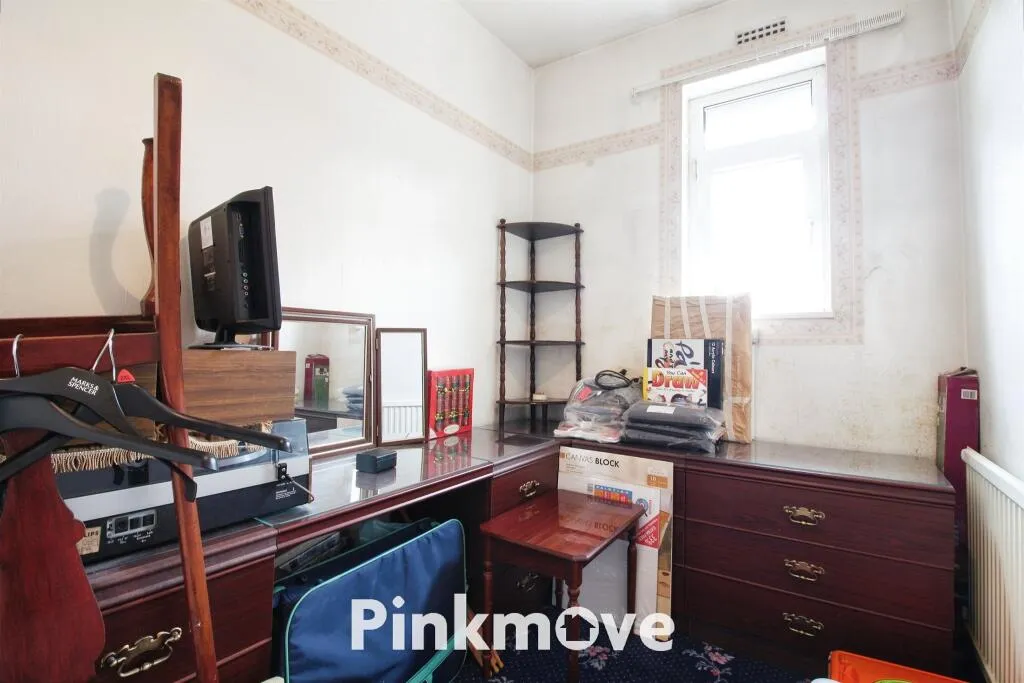4 bed Detached
