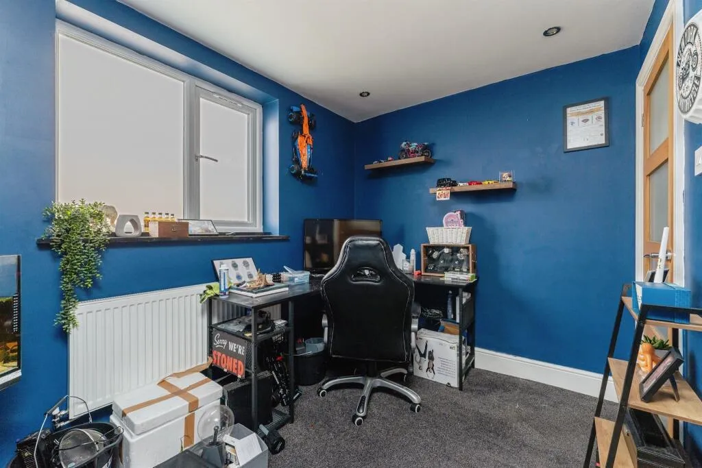 4 bed Detached