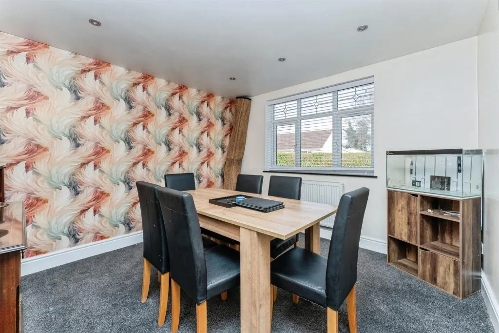 4 bed Detached