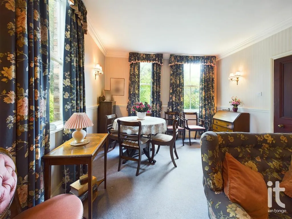 4 bed Semi-Detached
