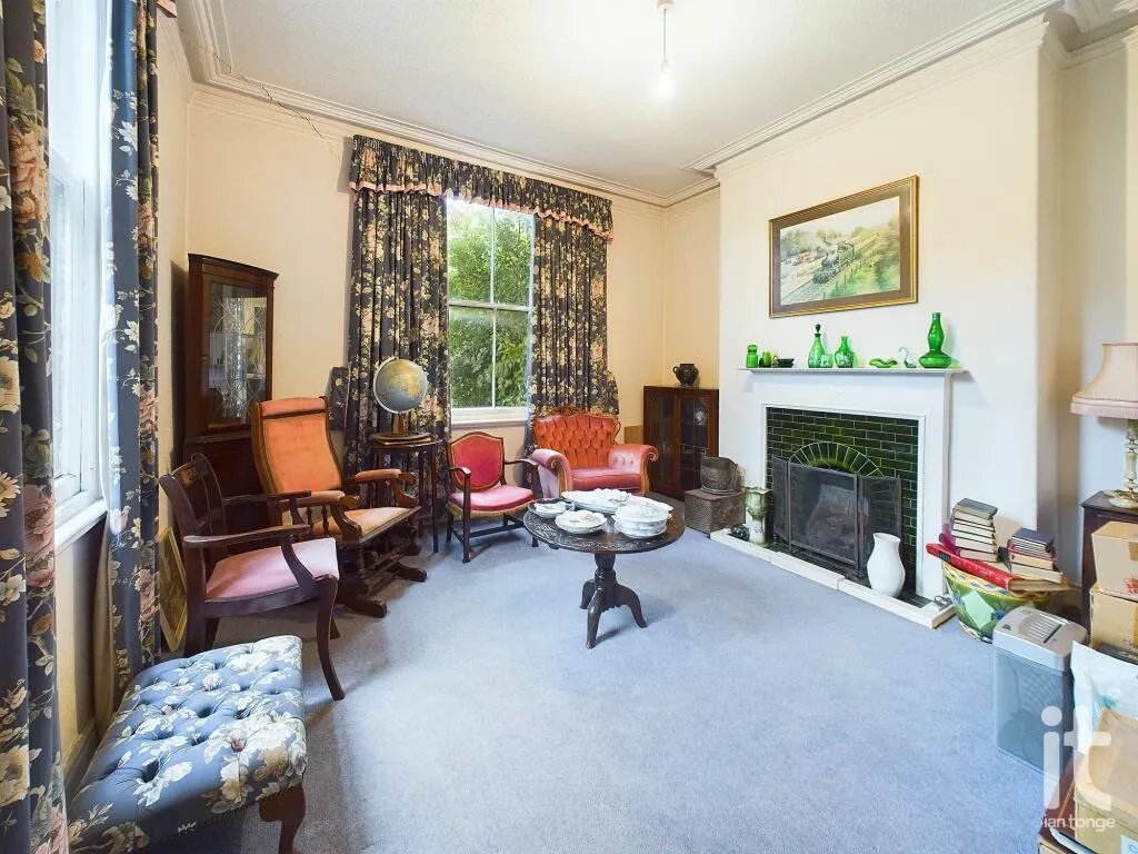 4 bed Semi-Detached