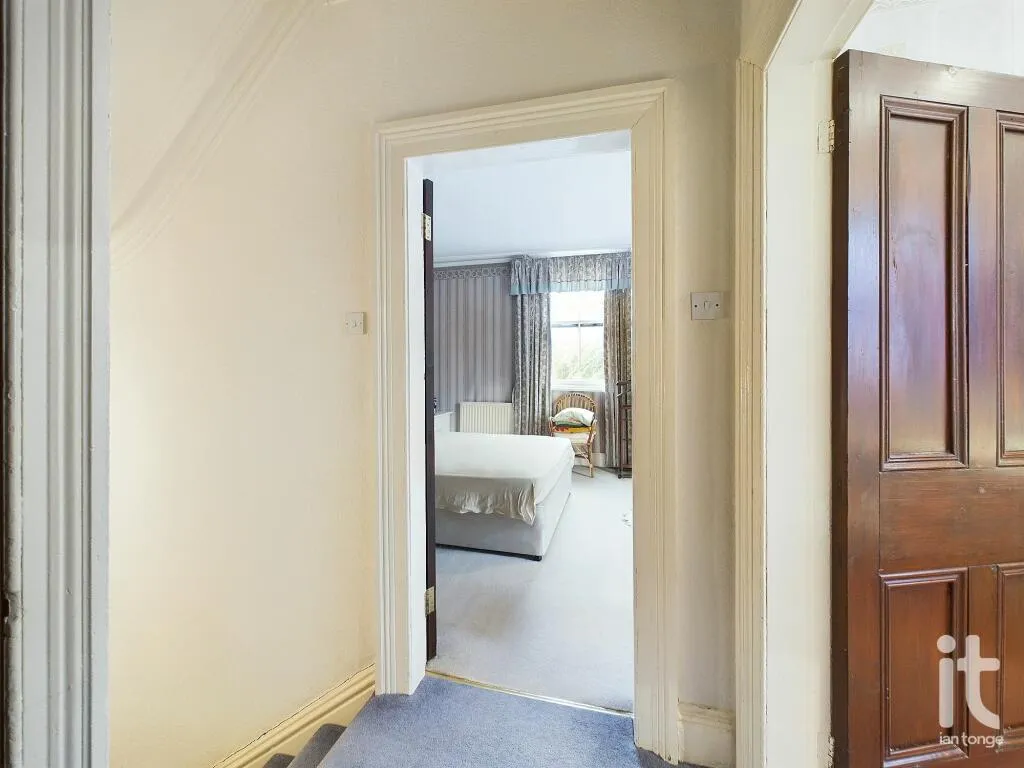 4 bed Semi-Detached