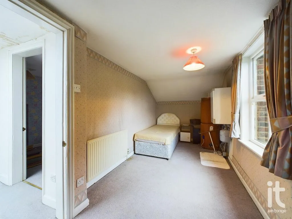4 bed Semi-Detached