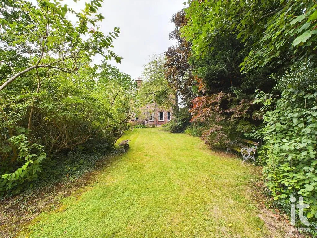 4 bed Semi-Detached