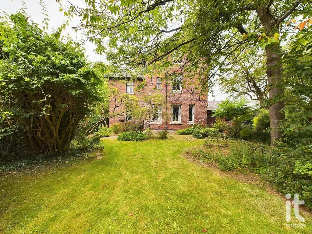4 bed Semi-Detached