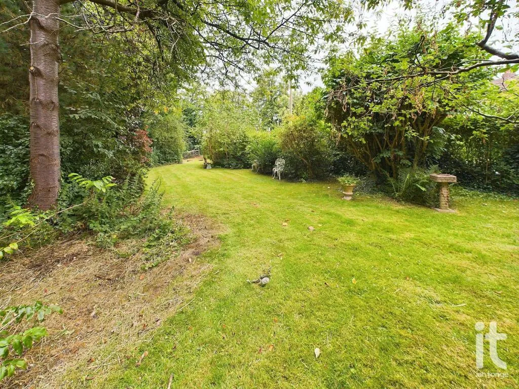 4 bed Semi-Detached