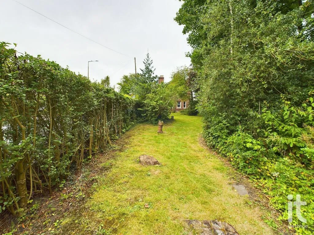 4 bed Semi-Detached