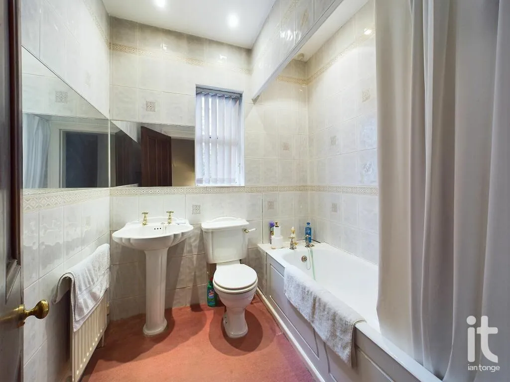 4 bed Semi-Detached