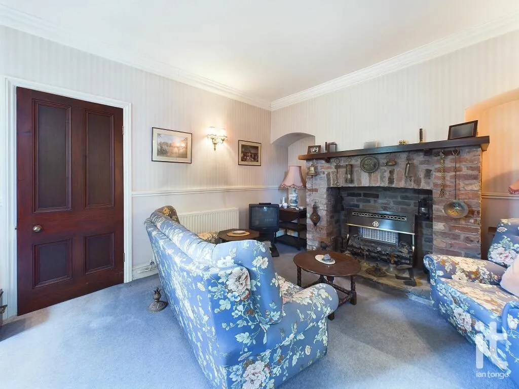 4 bed Semi-Detached