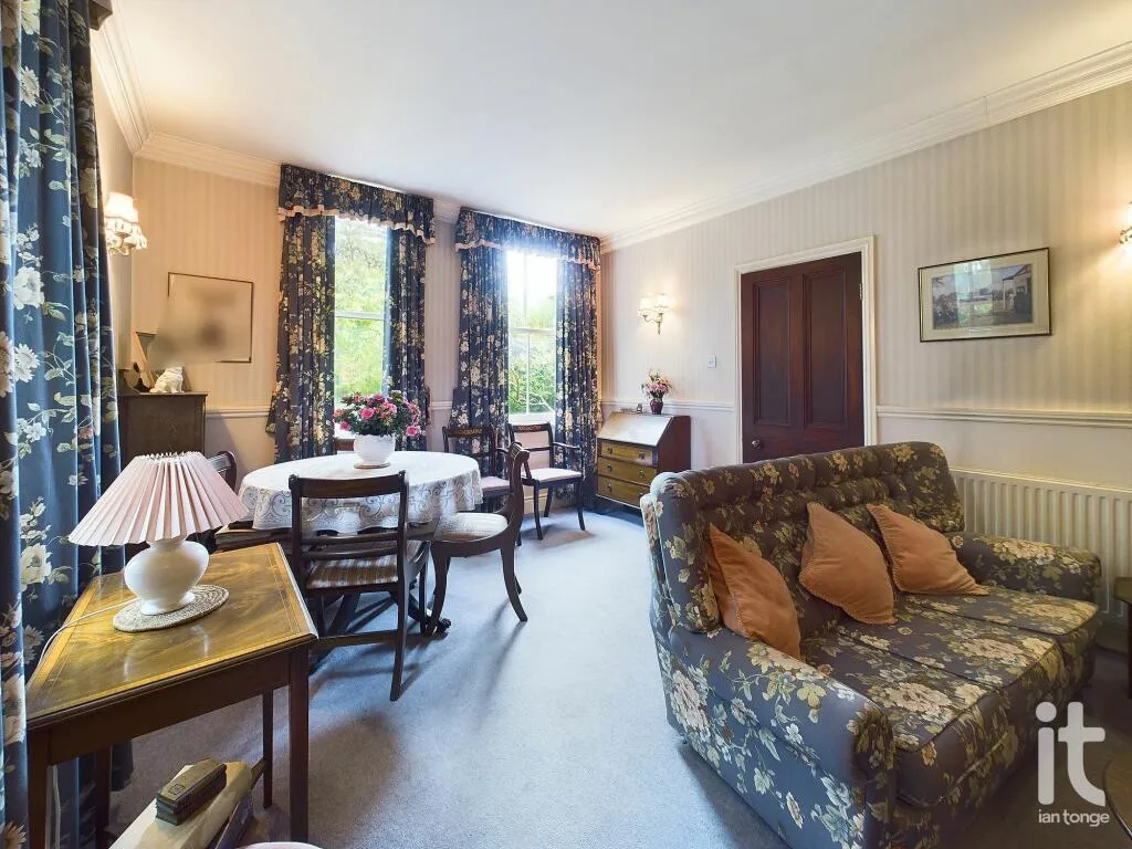 4 bed Semi-Detached