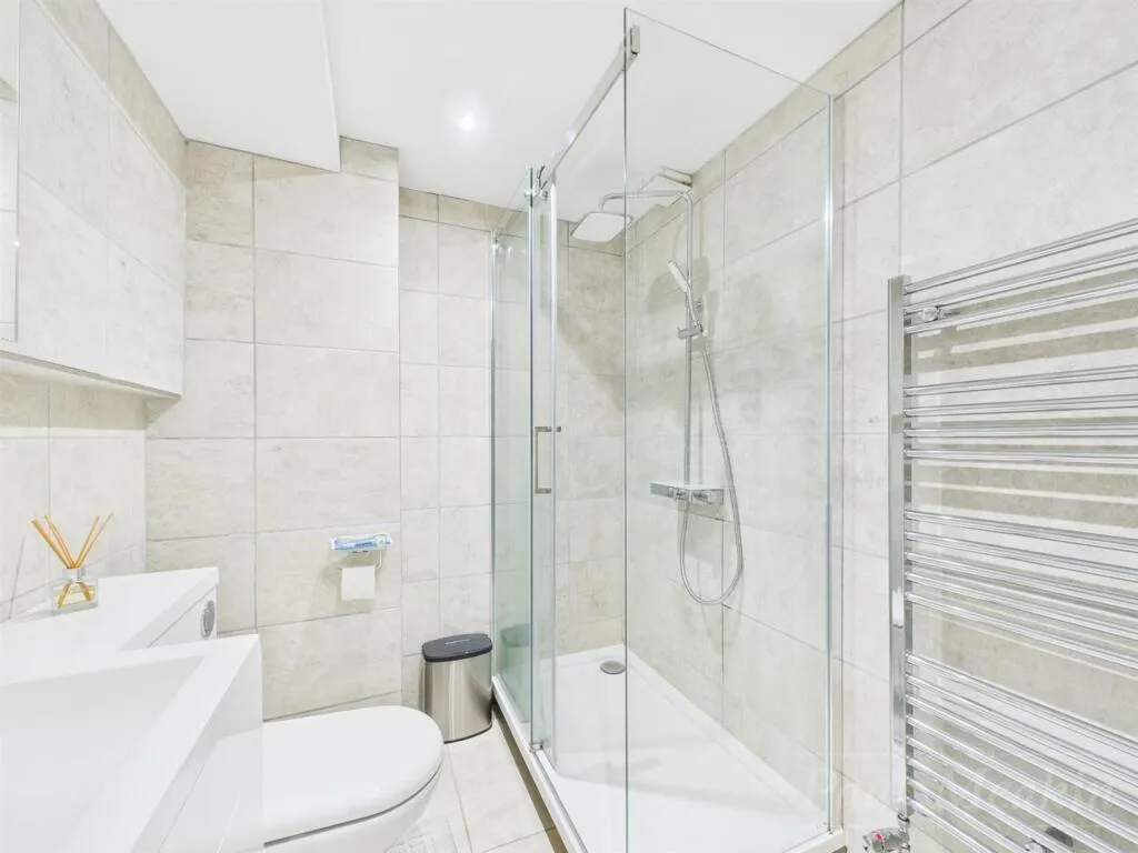 1 bed Ground Flat
