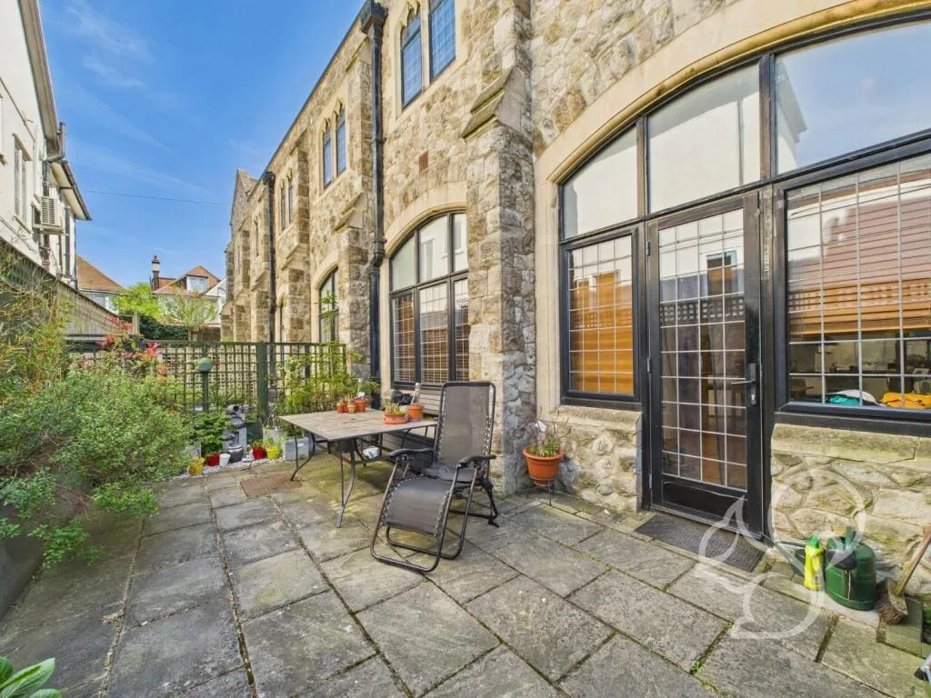 2 bed Apartment