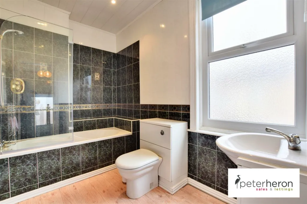 3 bed Terraced