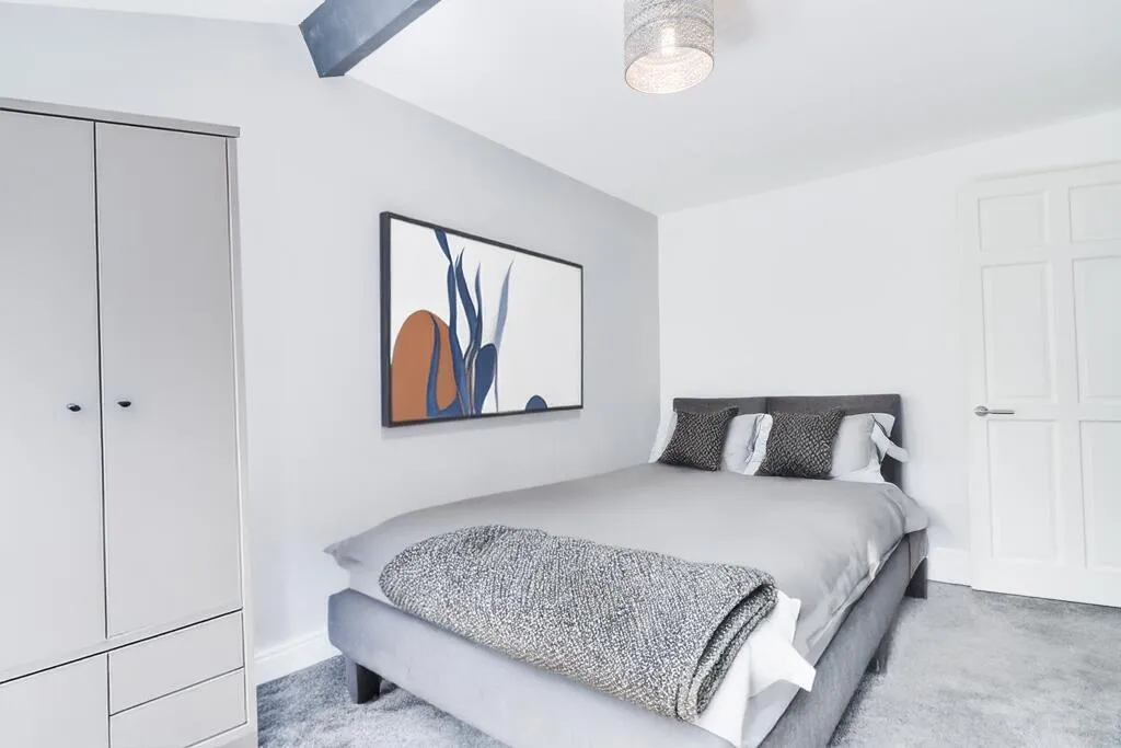 3 bed End of Terrace