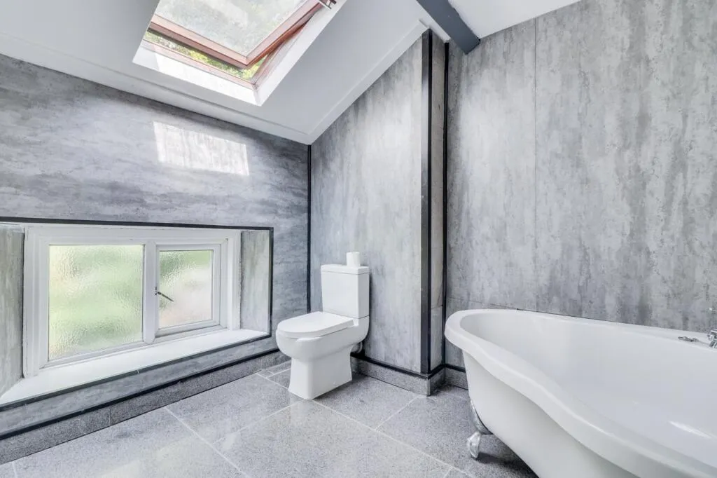 3 bed End of Terrace