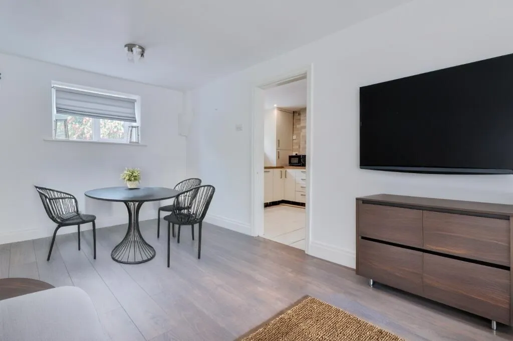 3 bed End of Terrace