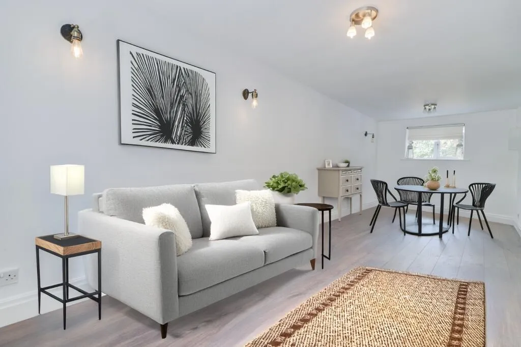 3 bed End of Terrace