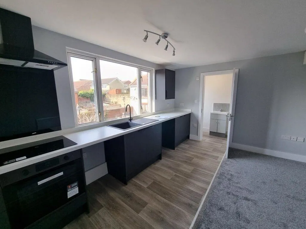 6 bed Mixed Use