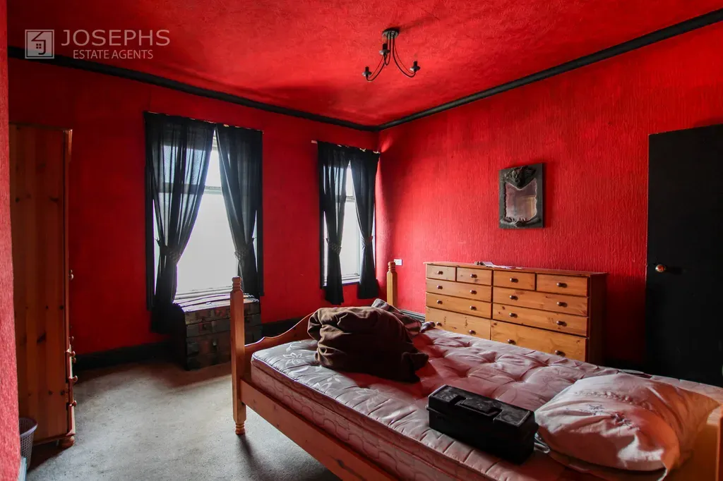 2 bed House