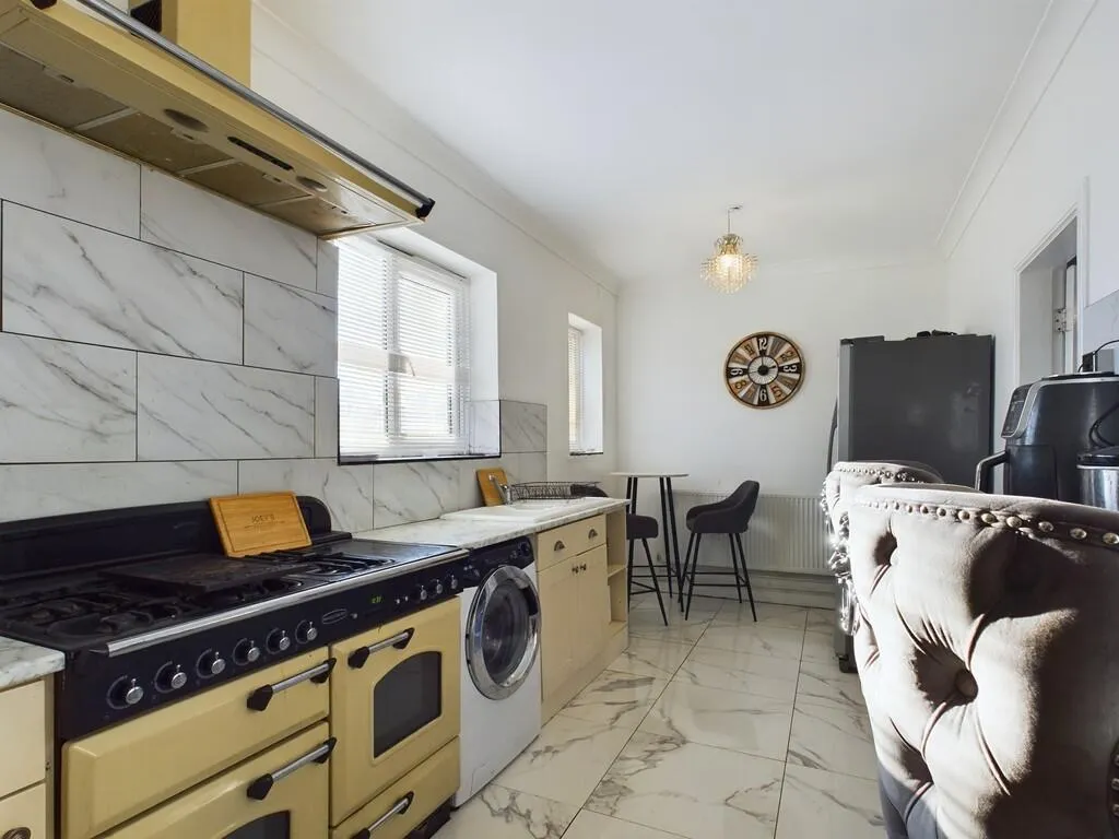 2 bed Semi-Detached